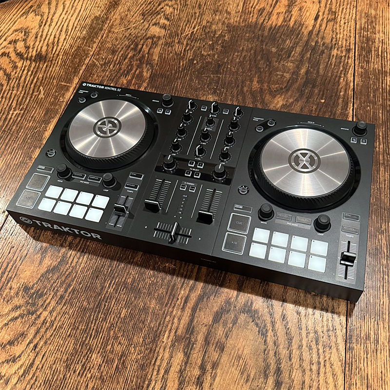 NATIVE INSTRUMENTS / Traktor Kontrol S2 Mk3【★1台限定の展示入替特価!★】