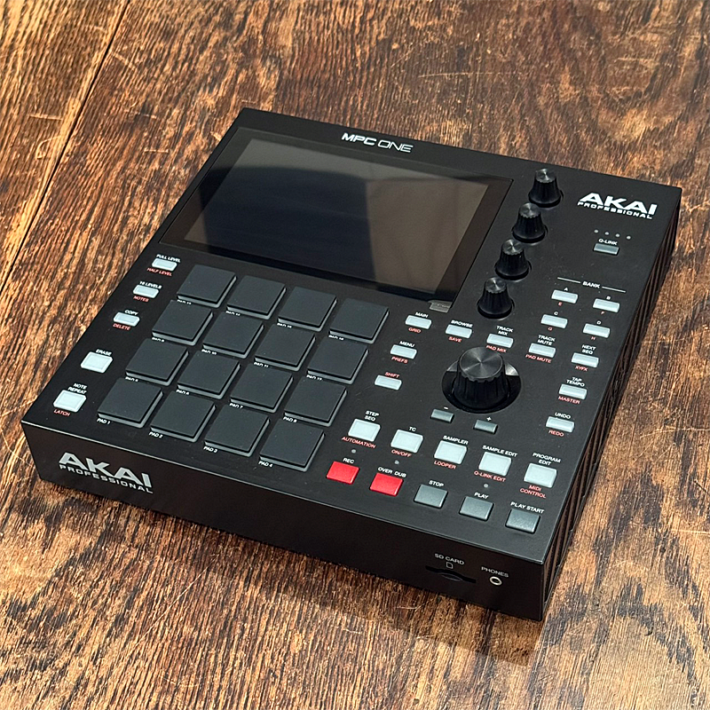 AKAI Professional / MPC ONE (国内正規品) + MAGMA・CTRL-CASE MPC ONE (別売り:専用ケース) =中古品=