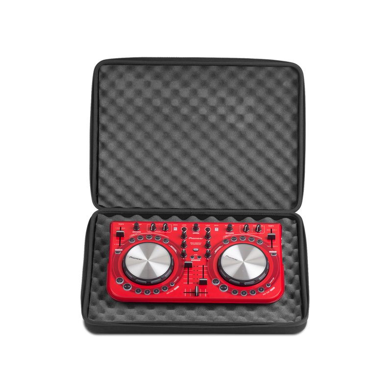 UDG / U8301BL =Creator コントローラー ハードケース Medium=【★今なら1台のみ即納可能です！★】